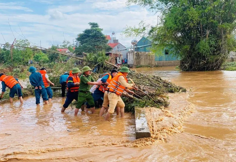 Sắp vào mùa mưa bão, Thủ tướng giao Bộ trưởng Bộ Công Thương chỉ đạo triển khai các biện pháp cần thiết chủ động bảo đảm an toàn cho các hồ đập thủy điện. mùa mưa bão