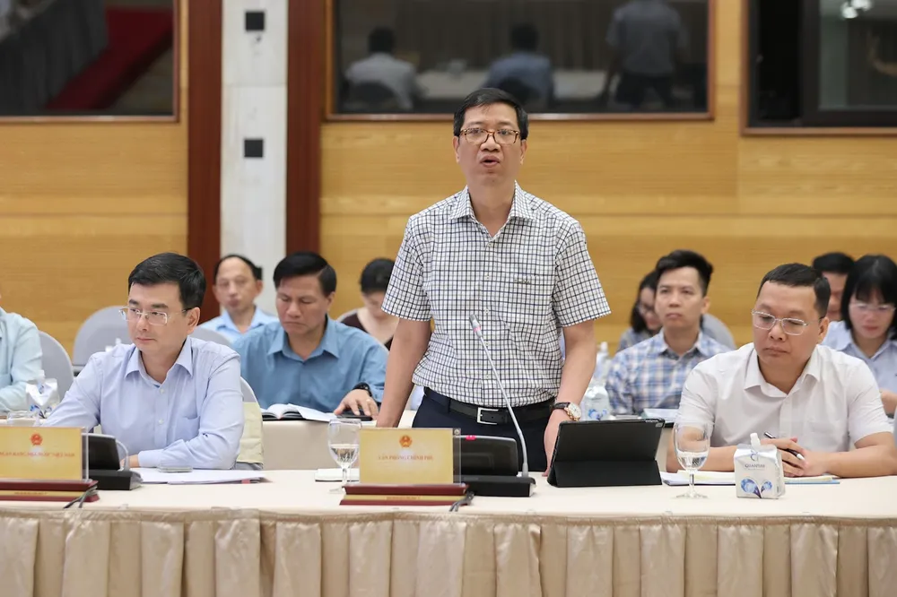 Cục trưởng Cục Kiểm soát thủ tục hành chính VPCP Nguyễn Duy Hoàng thông tin về kết quả cắt giảm thủ tục hành chính. Ảnh: VGP