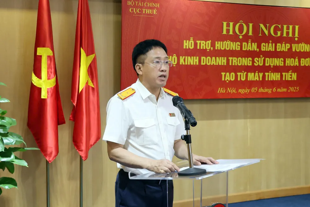Cục thuế khẳng định việc hộ kinh doanh 'né' thuế bằng nhiều cách cơ quan thuế vẫn có thể đối chiếu dữ liệu từ ngân hàng, đơn vị vận chuyển và có biện pháp giám sát. Ảnh: MINH TRÚC Cục thuế khẳng định việc hộ kinh doanh 'né' thuế bằng nhiều cách cơ quan thuế vẫn có thể đối chiếu dữ liệu từ ngân hàng, đơn vị vận chuyển và có biện pháp giám sát. Ảnh: MINH TRÚC