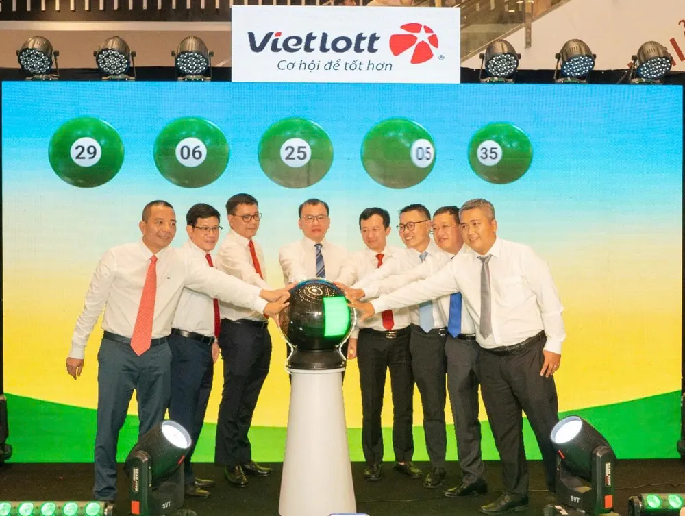 Công ty Xổ số Điện toán Việt Nam (Vietlott) chính thức phát hành xổ số tự chọn Lotto 5/35 trên hai kênh phân phối. IMG_0224.jpeg