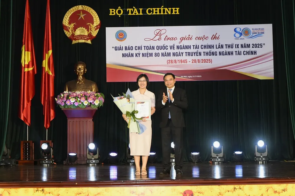 Giải báo chí toàn quốc về ngành tài chính 1.jpg