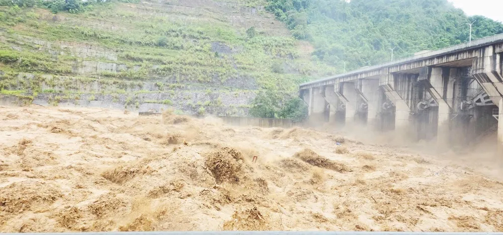 Hoàn lưu bão số 3 gây mưa lũ lớn, Thủy điện Khe Bố đảm bảo an toàn hồ chứa và hạ du