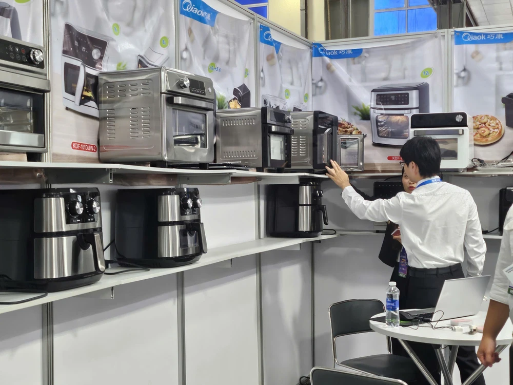 triển lãm điện từ 2.jpg