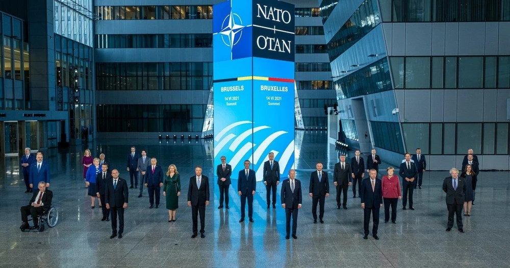 Lãnh đạo các nước tham dự Hội nghị Thượng đỉnh NATO 2021. Ảnh: AP