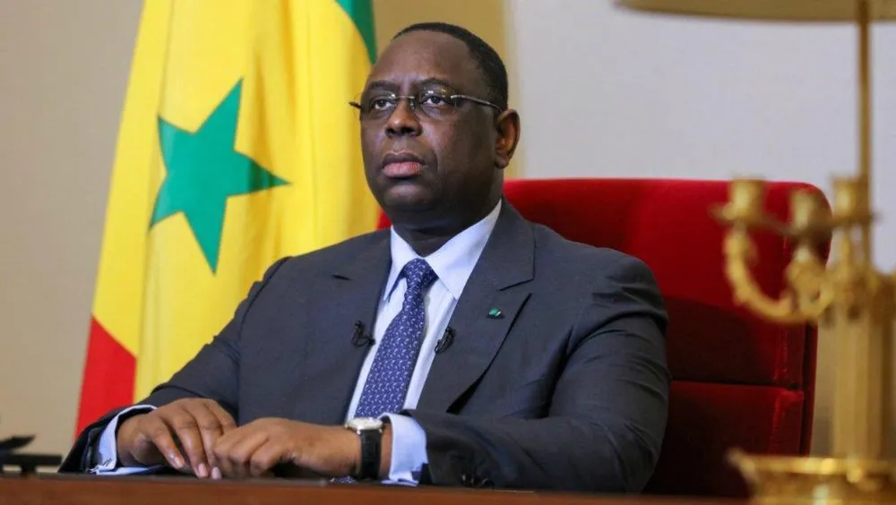 Tổng thống Senegal - ông Macky Sall chia buồn với gia đình các trẻ sơ sinh thiệt mạng sau vụ cháy. Ảnh: FRANCE 24 Tổng thống Senegal - ông Macky Sall chia buồn với gia đình các trẻ sơ sinh thiệt mạng sau vụ cháy. Ảnh: FRANCE 24
