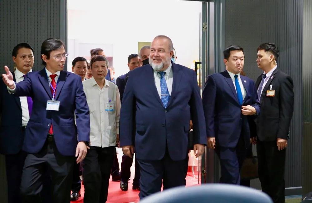 Trong buổi chiều cùng ngày, đoàn đại biểu Cuba đã có chuyến thăm và làm việc tại Khu công nghệ cao TP.HCM.