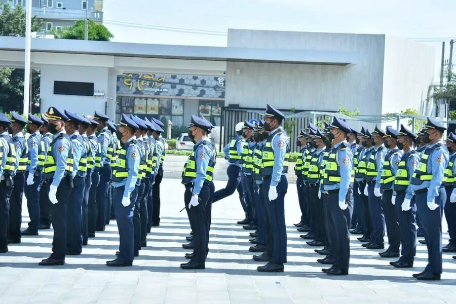 Lực lượng cảnh sát sẵn sàng làm nhiệm vụ. Ảnh: KHMER TIMES Lực lượng cảnh sát sẵn sàng làm nhiệm vụ. Ảnh: KHMER TIMES