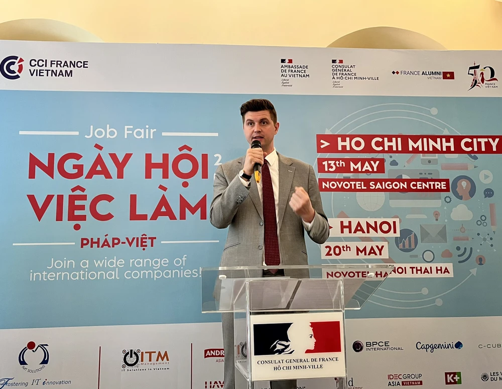 Giám đốc Phòng Thương mại và Công nghiệp Pháp Adam Koulaksezian tại buổi họp báo 9-5. Ảnh: Đức Hiền Giám đốc Phòng Thương mại và Công nghiệp Pháp Adam Koulaksezian tại buổi họp báo 9-5. Ảnh: Đức Hiền