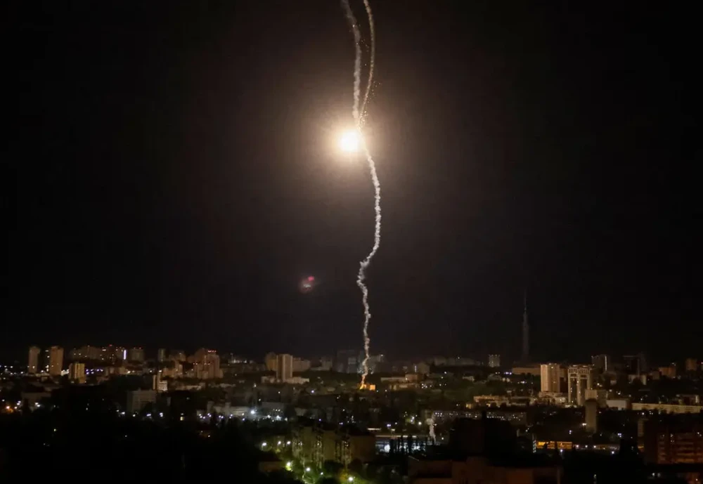 Hệ thống Ukraine đánh chặn vũ khí Nga ở thủ đô Kiev vào tháng 5. Ảnh: REUTERS