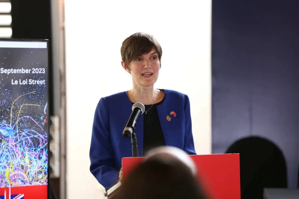 Tổng Lãnh sự Anh Emily Hamblin trong buổi họp báo thông tin về chương trình Lễ hội Vương quốc Anh tại TP.HCM. Ảnh: ĐẠI SỨ QUÁN ANH