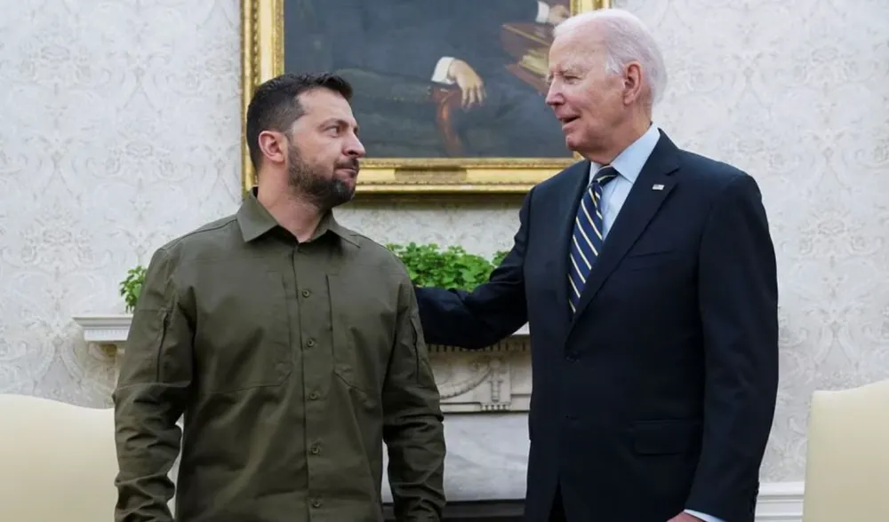 Tổng thống Ukraine Volodymyr Zelensky (trái) gặp Tổng thống Mỹ Joe Biden tại Nhà Trắng ngày 21-9. Ảnh: REUTERS zelensky.png