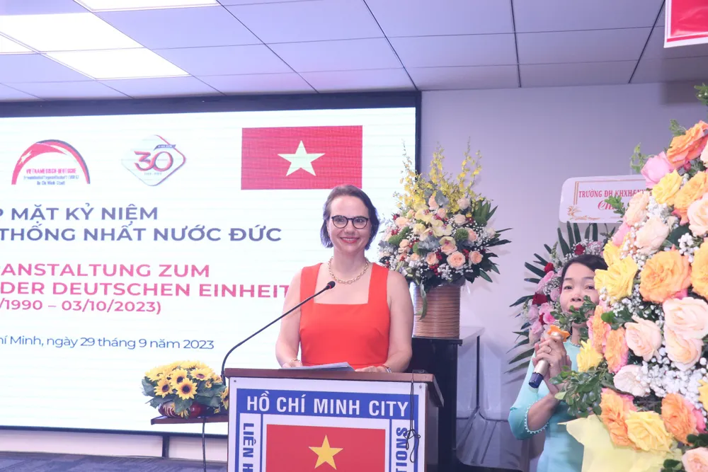 TS Josefine Wallat, Tổng lãnh sự Đức tại TP.HCM chia sẻ tại sự kiện. Ảnh: BẢO PHƯƠNG wallat.jpg