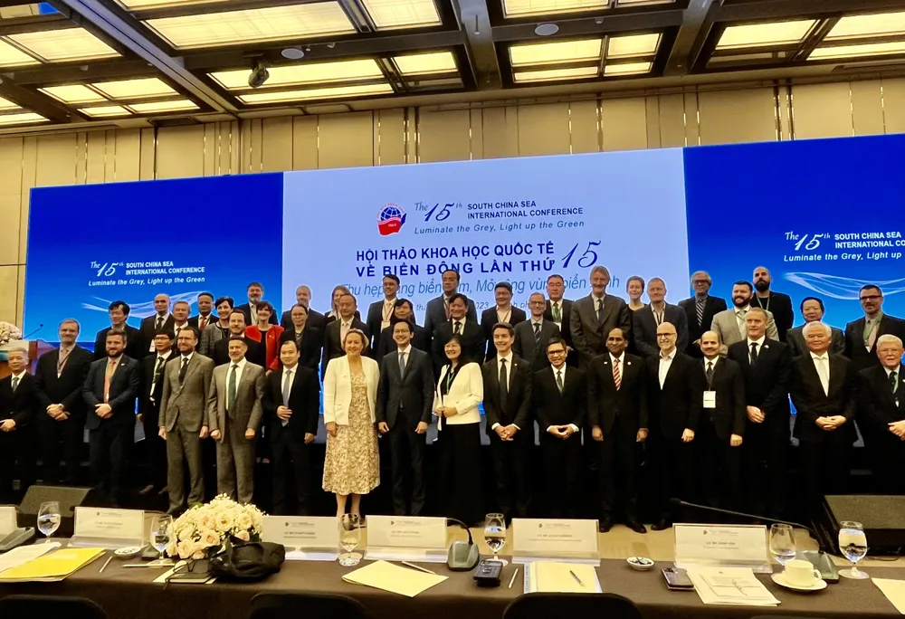 Đại biểu tham dự Hội thảo khoa học quốc tế về Biển Đông lần thứ 15 tại TP.HCM ngày 25-10. Ảnh: ĐỨC HIỀN ảnh hội thảo 2.jpg