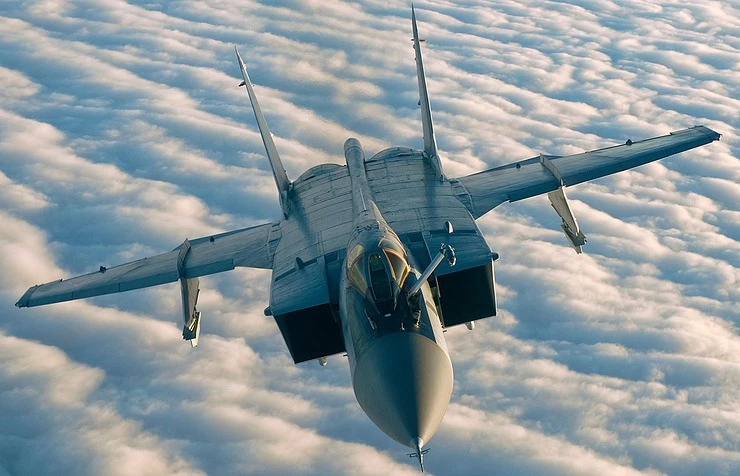 Tiêm kích MiG-31. Ảnh: BỘ QUỐC PHÒNG NGA tiem-kich-mig-31-nga-mang-ten-lua-sieu-thanh-ban-ukraine-8316.jpg