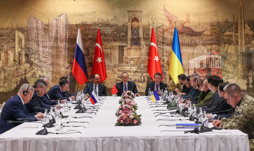 Đã có nhiều điểm bất đồng giữa Nga và Ukraine trong quá trình hòa đàm từ mùa xuân 2022. Ảnh: ANADOLU/GETTY IMAGES 5 điểm bất đồng giữa Nga và Ukraine trong quá trình hòa đàm.