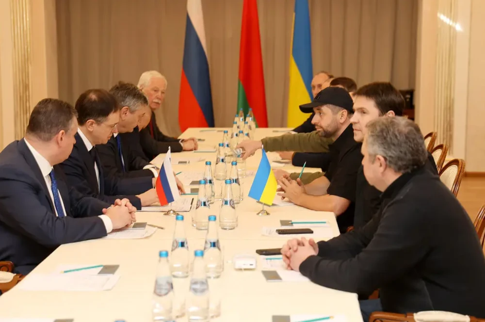 Vẫn còn nhiều điểm bất đồng giữa Nga và Ukraine trong quá trình hòa đàm dù hai bên đã trao đổi với nhau nhiều lần và nhiều nơi, như ở Belarus,Thổ Nhĩ Kỳ. Ảnh: BELTA 5 điểm bất đồng giữa Nga và Ukraine trong quá trình hòa đàm.
