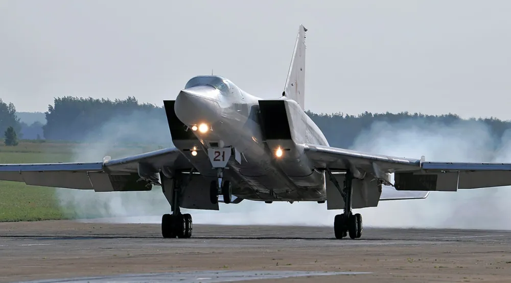 Nga tố Ukraine, NATO âm mưu cướp oanh tạc cơ Nga Tu-22M3. Ảnh: SERGEI KRIVCHIKOV FBS triệt phá âm mưu cướp oanh tạc cơ Nga của Ukraine, NATO