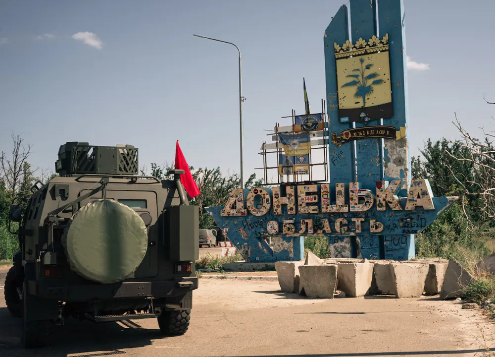 Xe quân sự Ukraine ở mặt trận Donetsk. Ảnh: WASHINGTON POST Nga điều chỉnh chiến thuật ở Donetsk?