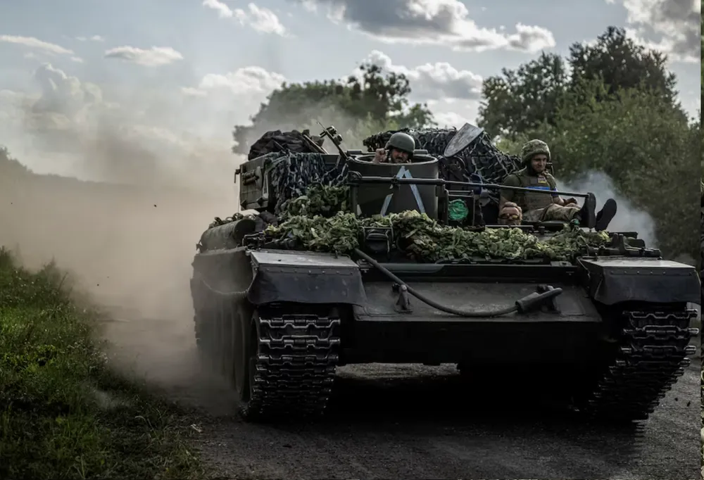 Lực lượng Ukraine ở tỉnh Sumy trong bối cảnh giao tranh Nga-Ukraine đang diễn ra ở tỉnh Kursk. Ảnh: REUTERS Chiến sự Nga-Ukraine 22-8: Tình báo Ukraine nói Nga có kế hoạch đáp trả ở Kursk; Ác liệt ở Donetsk
