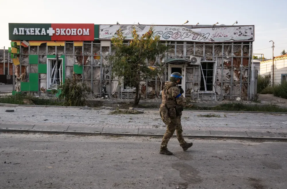 Người lính Ukraine ở thị trấn Sudzha, tỉnh Kursk (Nga), hồi tháng 8. Ảnh: TARAS IBRAGIMOV/GETTY IMAGES ukraine-co-giu-duoc-cac-khu-vuc-o-tinh-kursk.png