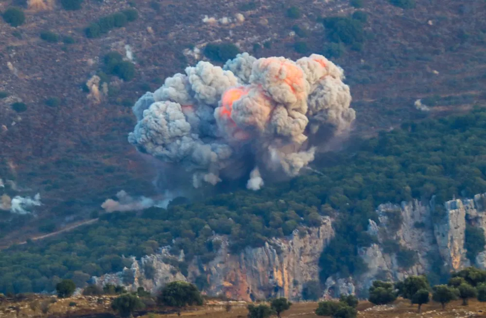 Israel không kích Lebanon khiến ít nhất 492 người chết, 1.645 người bị thương hôm 23-9. Ảnh: AFP Israel không kích Lebanon: Gần 500 người chết; Mỹ, Lebanon,...lên tiếng