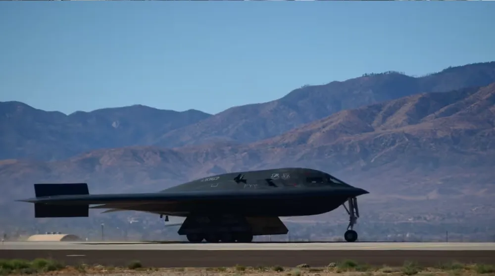 Mỹ muốn gì khi điều máy bay ném bom tàng hình B-2 đánh Houthis?