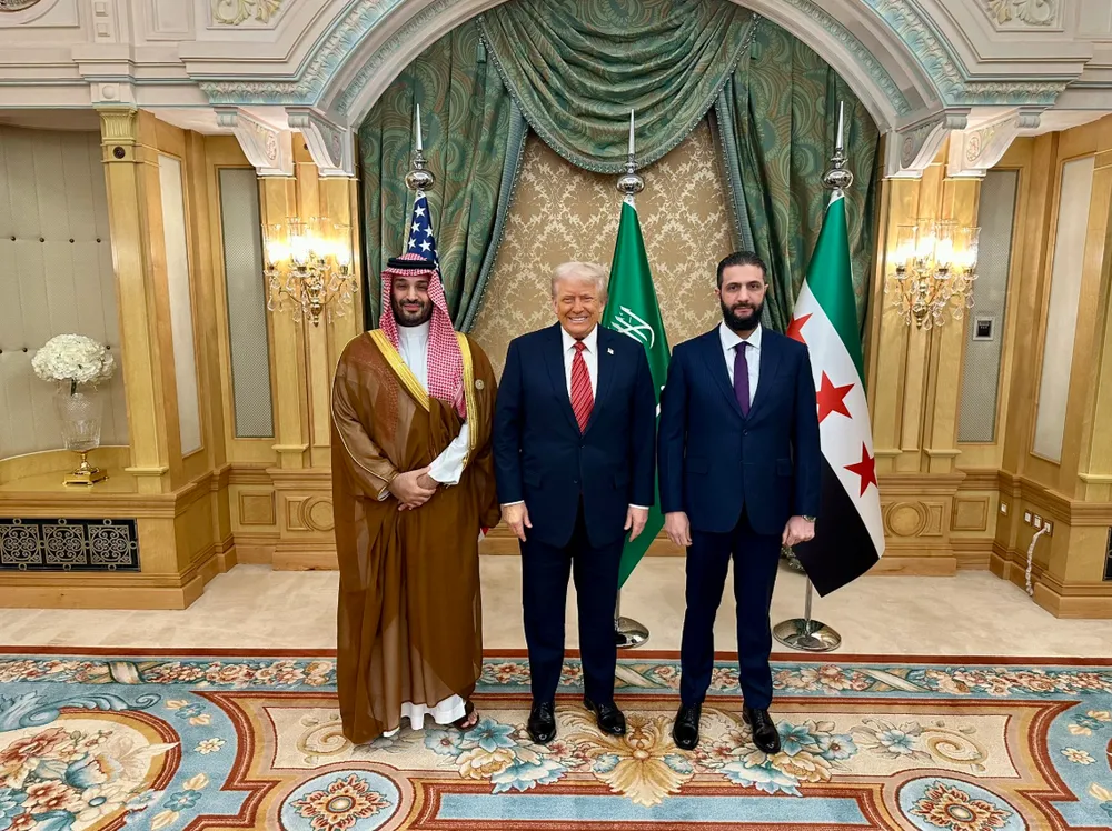 Vì sao Tổng thống Trump dỡ bỏ trừng phạt Syria?