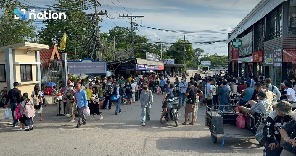 Hơn 1.000 người Campuchia tại Thái Lan hối hả trở về nước