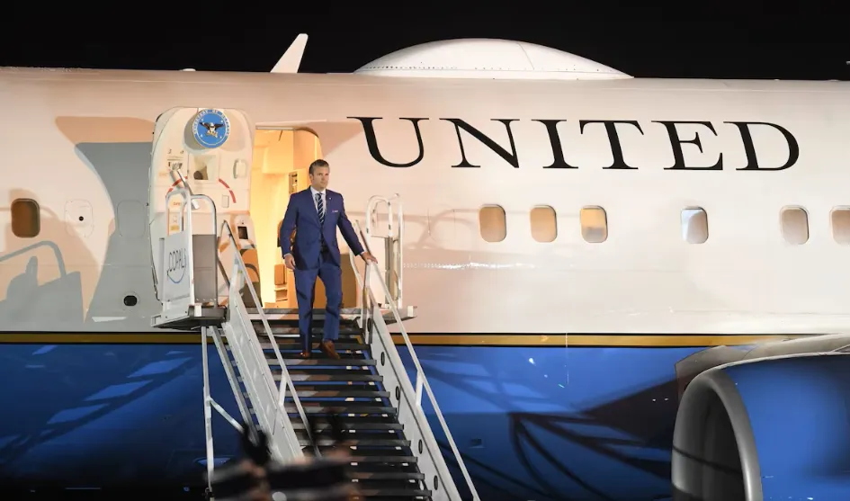 Máy bay của Bộ trưởng Quốc phòng Mỹ gặp sự cố, phải hạ cánh khẩn cấp