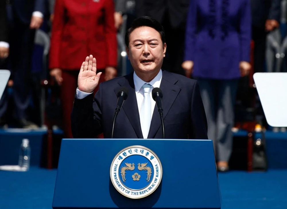 Ông Yoon Suk-yeol tuyên thệ nhậm chức Tổng thống Hàn Quốc trưa 10-5. Ảnh: REUTERS