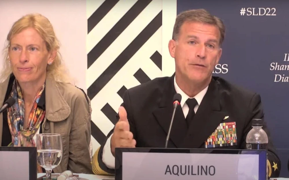 Bà Alice Guitton - Tổng Vụ trưởng quan hệ quốc tế và chiến lược Bộ Quân đội Pháp (trái) và ông John Aquilino - Tư lệnh Bộ chỉ huy AĐD-TBD của Mỹ tại phiên họp đặc biệt hôm 11-6. Ảnh chụp màn hình từ IISS