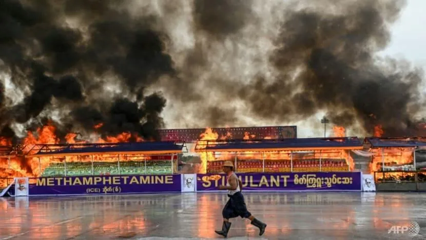 Myanmar thiêu hủy lượng lớn ma túy tại TP Yangon, nhân ngày Thế giới Phòng chống Ma túy 26-6. Ảnh: AFP