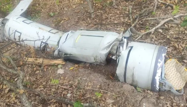 Ukraine đánh lừa Nga bằng các mục tiêu giả làm bằng gỗ, trông giống HIMARS. Ảnh: UKRINFORM Ukraine đánh lừa Nga bằng các mục tiêu giả làm bằng gỗ, trông giống HIMARS. Ảnh: UKRINFORM