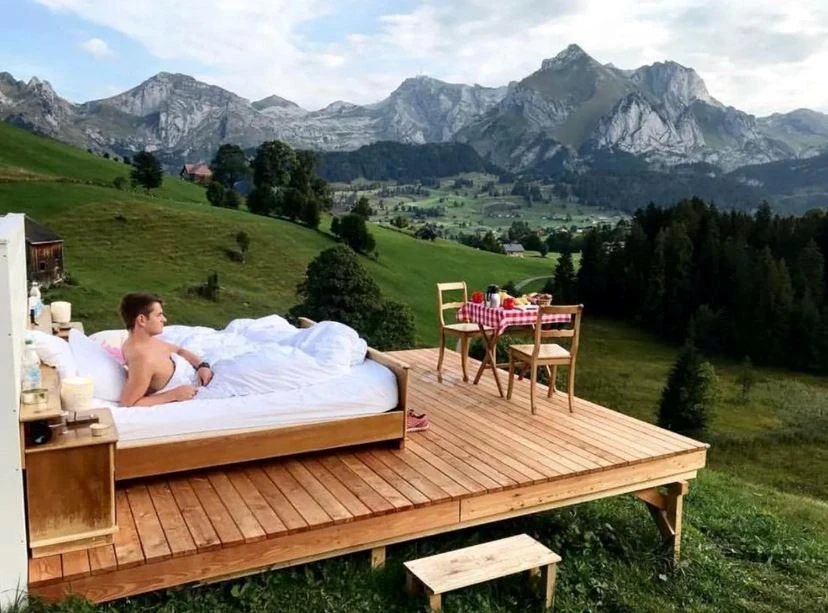 Ngủ một đêm ngoài trời với tiêu chuẩn phục vụ như một khách sạn cao cấp là ý tưởng chính của dự án. Ảnh: NULL STERN HOTEL