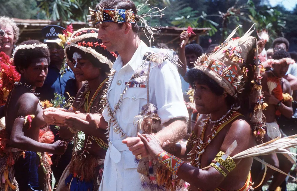 Thái tử trong chuyến thăm Papua New Guinea vào năm 1984. Ảnh: CNN