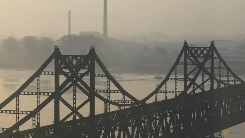 Cầu Hữu Nghị bắt qua sông Áp Lục tại biên giới Triều Tiên và Trung Quốc. Ảnh: REUTERS Cầu Hữu Nghị bắt qua sông Áp Lục tại biên giới Triều Tiên và Trung Quốc. Ảnh: REUTERS