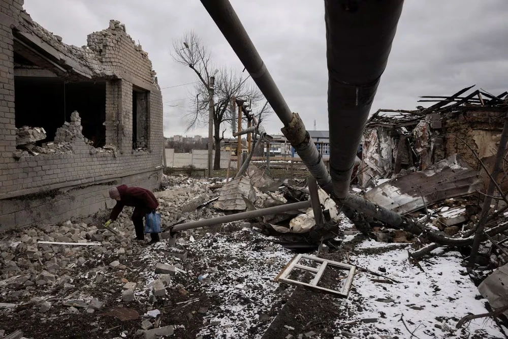 TP Avdiivka tan hoang sau nhiều trận giao tranh giữa Nga và Ukraine thời gian qua. Ảnh: REUTERS Chiến sự Nga-Ukraine