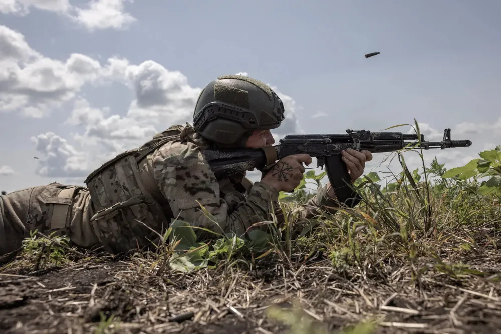 Binh sĩ Ukraine huấn luyện chiến đấu tại tỉnh Donetsk. Ảnh: THE NEW YORK TIMES Nga, Ukraine.jpg