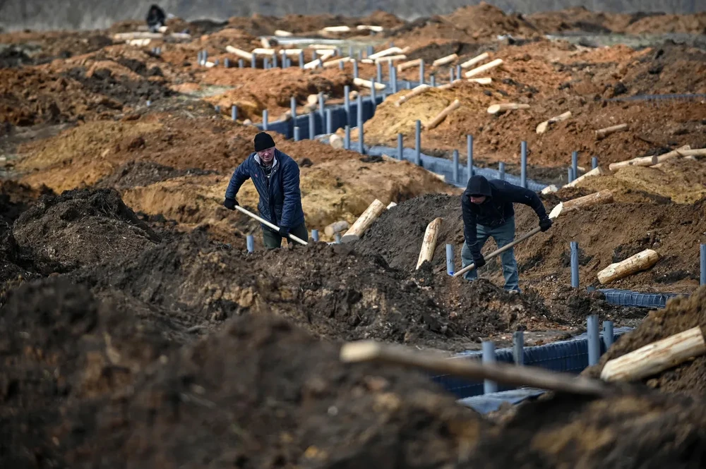 Ukraine xây dựng các hầm trú ẩn hiện đại nhằm bảo vệ binh sĩ khỏi các đòn hoả lực của Nga. Ảnh: UKRINFORM NGA-UKRAINE.jpg