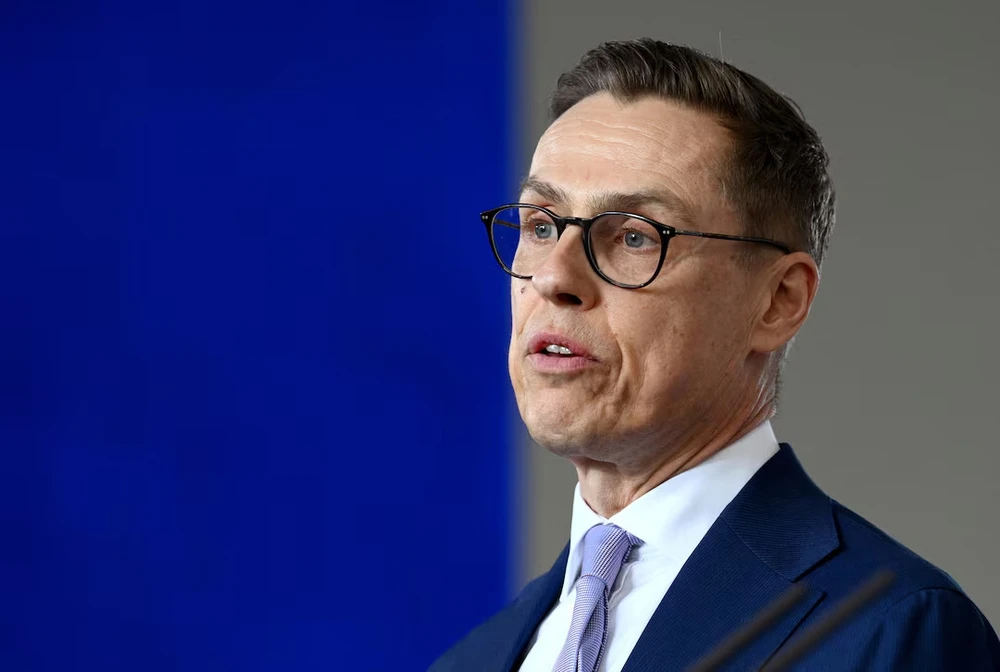 Tổng thống Phần Lan Alexander Stubb. Ảnh: REUTERS Bộ Quốc phòng Nga đề xuất điều chỉnh biên giới ở biển Baltic, Phần Lan và Lithuania phản ứng gắt.jpg