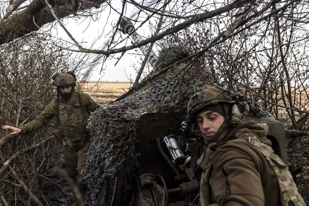 Binh sĩ Ukraine thuộc tiểu đoàn Aidar tại vị trí pháo binh ở tỉnh Donetsk. Ảnh: GETTY IMAGES Chiến sự Nga-Ukraine