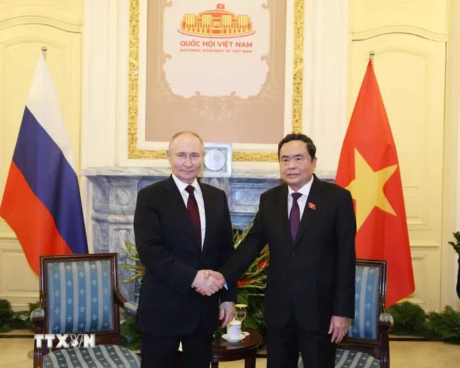 Chủ tịch Quốc hội Trần Thanh Mẫn hội kiến Tổng thống Nga Vladimir Putin. Ảnh: THỐNG NHẤT/TTXVN Chủ tịch Quốc hội Trần Thanh Mẫn hội kiến Tổng thống Nga Vladimir Putin 1.jpg