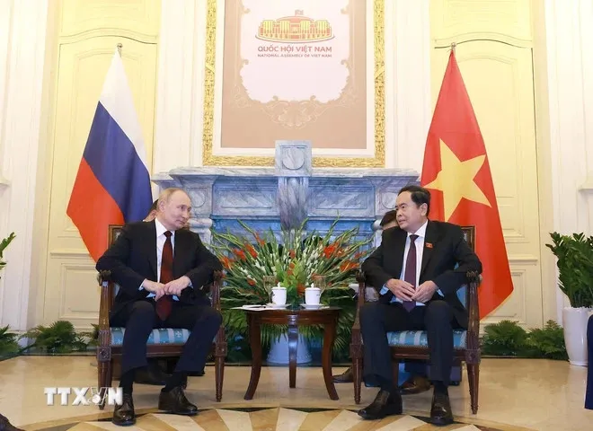 Chủ tịch Quốc hội Trần Thanh Mẫn hội kiến Tổng thống Nga Vladimir Putin. Ảnh: THỐNG NHẤT/TTXVN Chủ tịch Quốc hội Trần Thanh Mẫn hội kiến Tổng thống Nga Vladimir Putin 3.jpg
