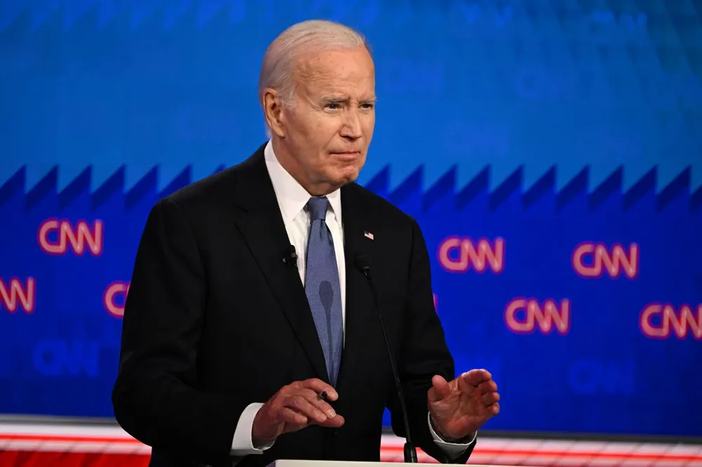 Tổng thống Mỹ Joe Biden trong phiên tranh luận đầu tiên tối 27-6. Ảnh: CNN Biden.jpg