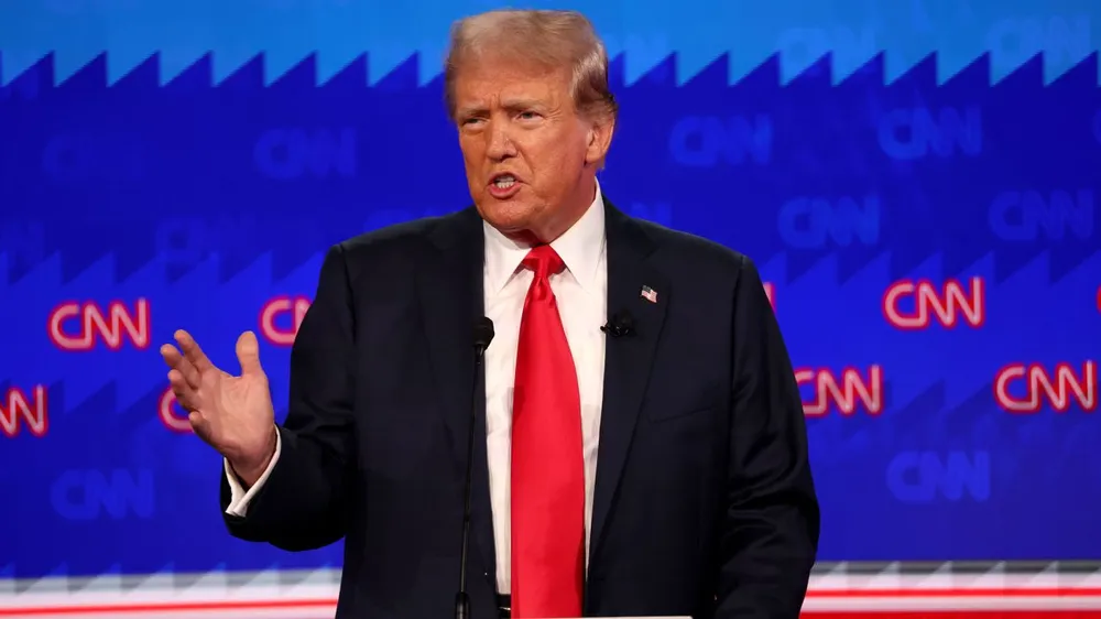 Cựu Tổng thống Mỹ Donald Trump trong phiên tranh luận đầu tiên tối 27-6. Ảnh: CNN Trump.jpg