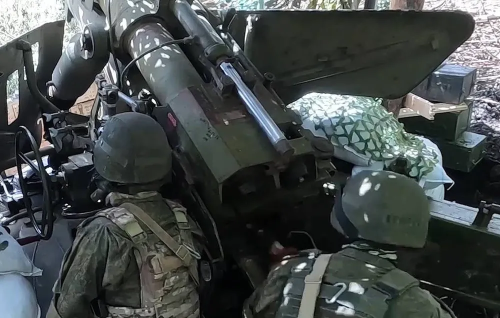 Các binh sĩ Ukraine hoạt động trên chiến trường Ukraine. Ảnh: TASS CHIẾN SỰ NGA-UKRAINE..jpg