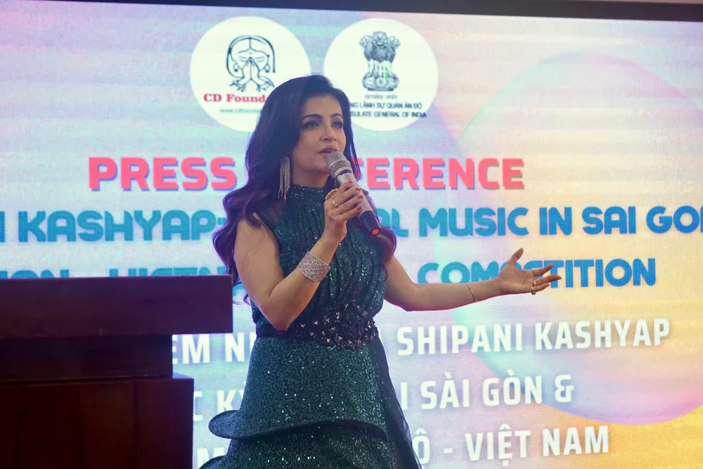 Ca sĩ Shibani Kashyap, nữ ca sĩ nổi tiếng trong làng điện ảnh Bollywood của Ấn Độ. Ảnh: DƯƠNG KHANG DSC00308 2.jpg
