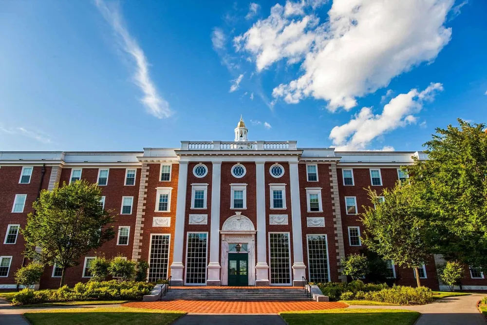ĐH Harvard (bang Massachusetts, Mỹ). Ảnh: HARVARD Trump và Harvard