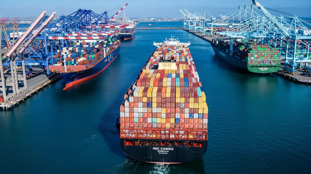 Khung cảnh cảng Los Angeles (Mỹ). Ảnh: OFFSHORE-ENERGY kinh tế thế giới