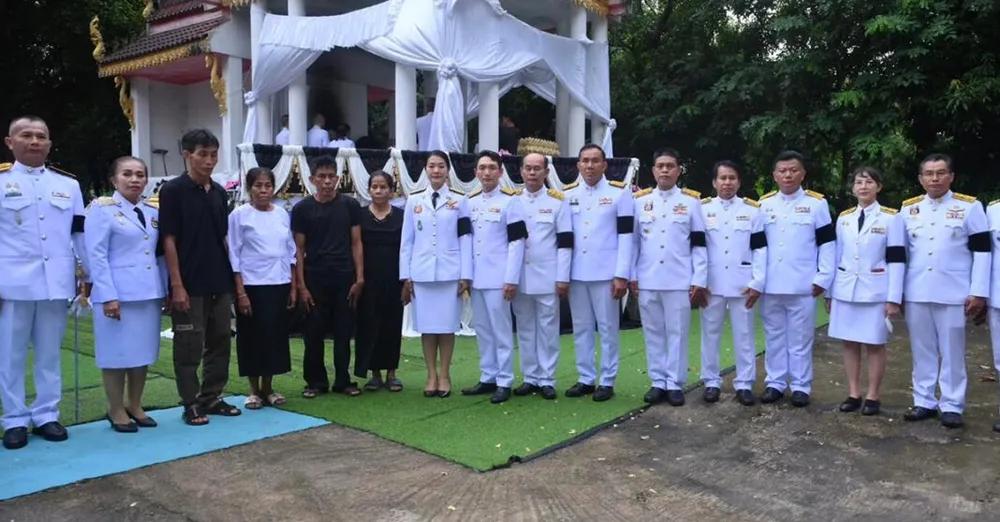 Đoàn quan chức Thái Lan tổ chức lễ tang cho công dân Lào thiệt mạng trong xung đột biên giới Campuchia-Thái Lan. Ảnh: PHEU THAI PARTY